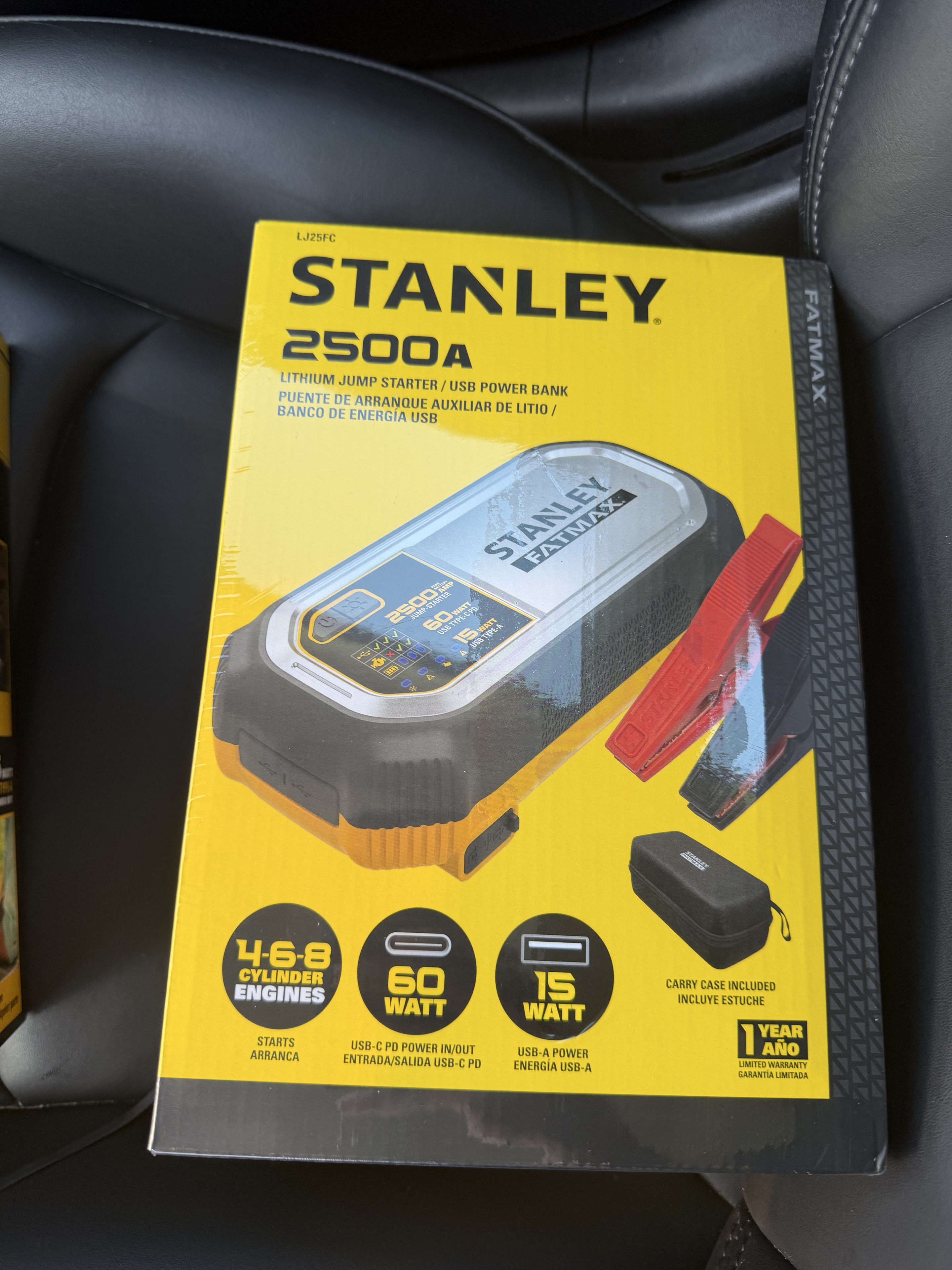 Stanley FATMAX LJ25FC 2500A lithium jump starter retail package
